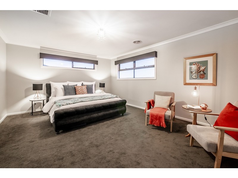 54 Como Parade, Clyde North VIC 3978