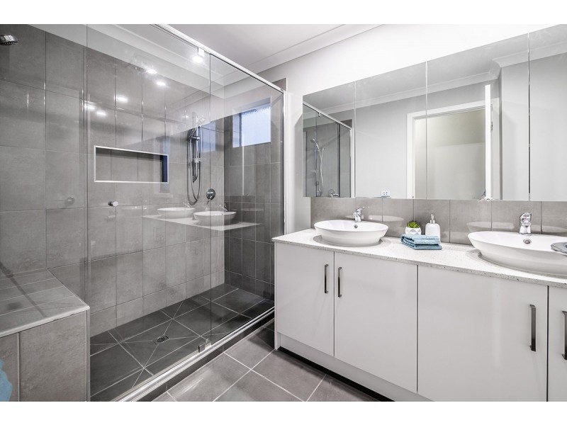 54 Como Parade, Clyde North VIC 3978