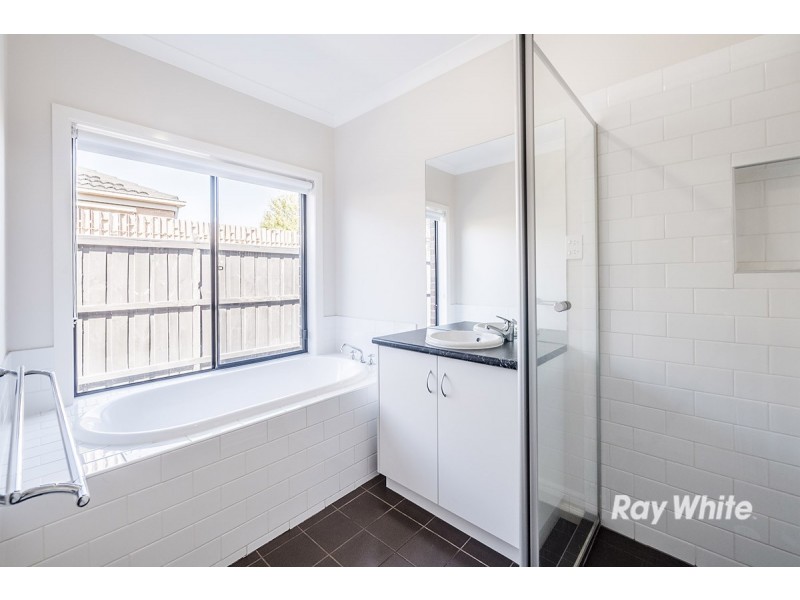 19 Beechwood Drive, Lyndhurst VIC 3975