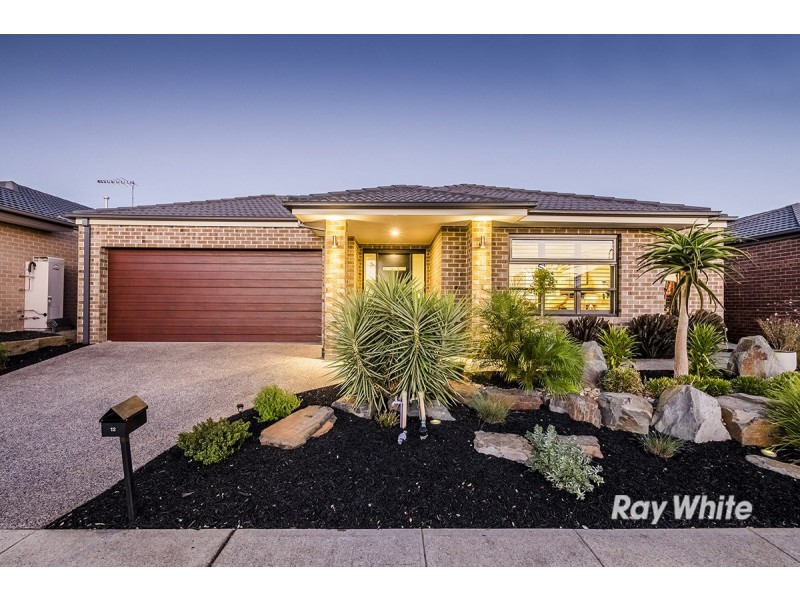 12 Ventasso Street, Clyde North VIC 3978