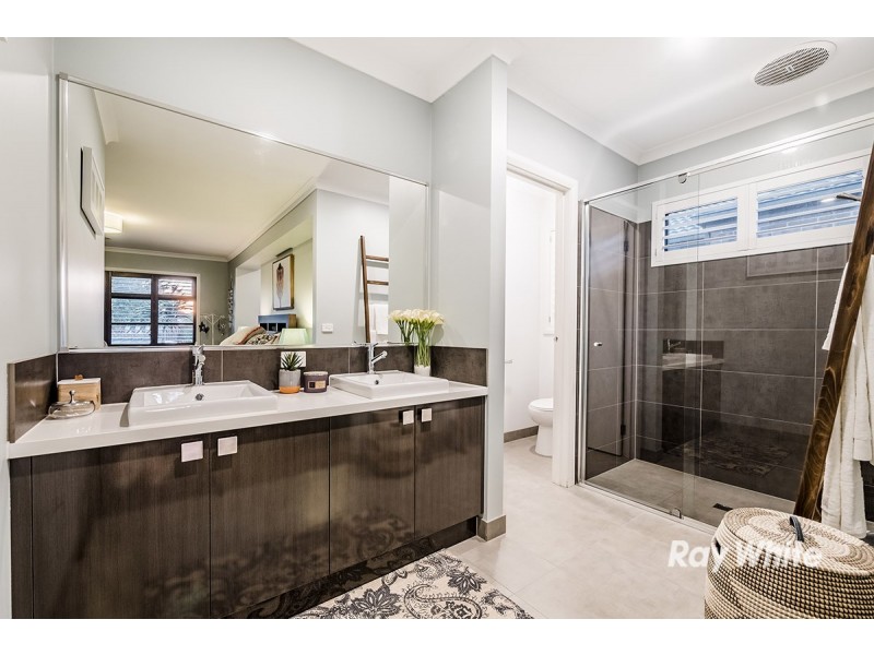 12 Ventasso Street, Clyde North VIC 3978