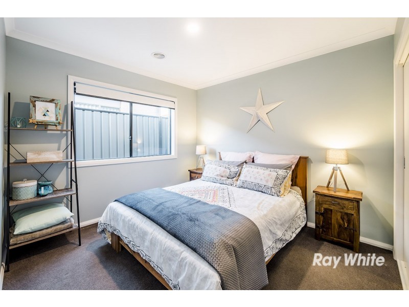 12 Ventasso Street, Clyde North VIC 3978