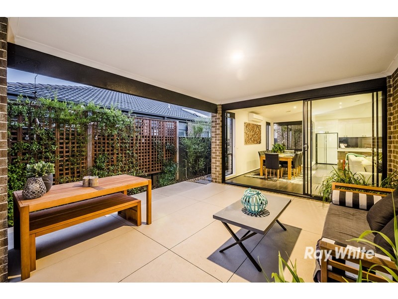 12 Ventasso Street, Clyde North VIC 3978