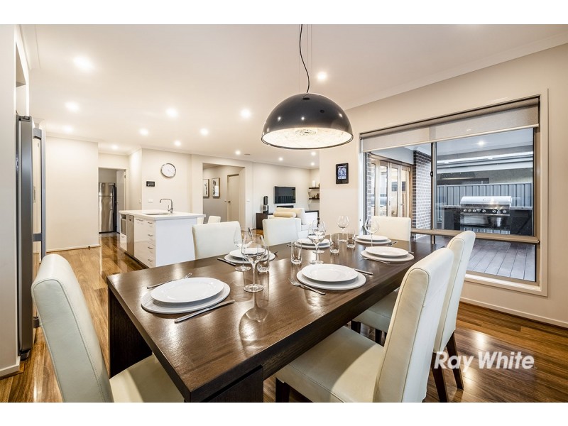 27 Fortuna Crescent, Cranbourne West VIC 3977