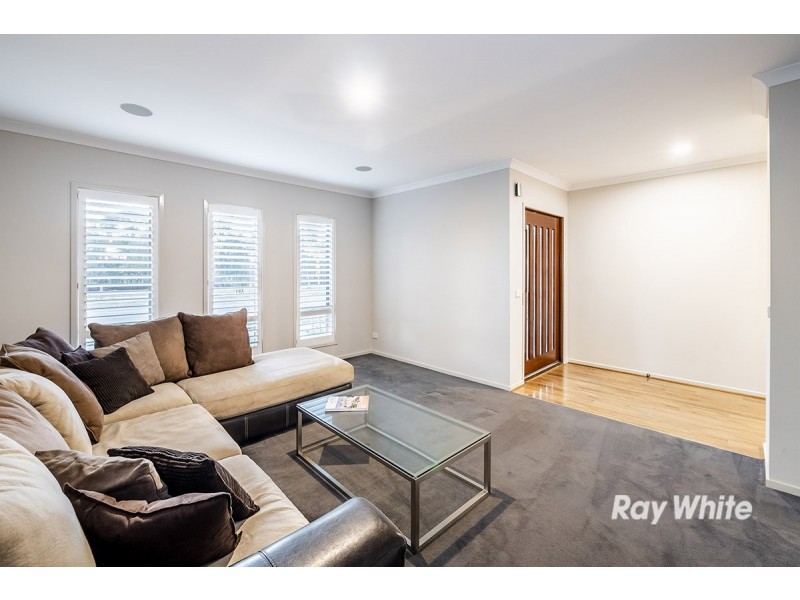 27 Fortuna Crescent, Cranbourne West VIC 3977