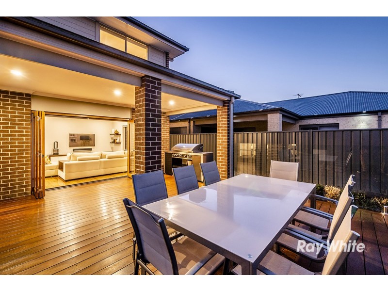 27 Fortuna Crescent, Cranbourne West VIC 3977