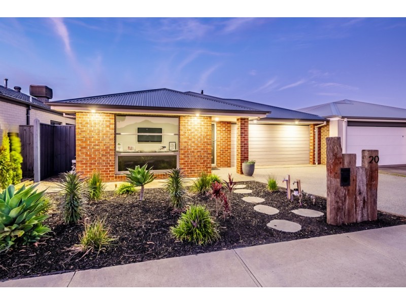 20 Ranfurlie Boulevard, Cranbourne West VIC 3977