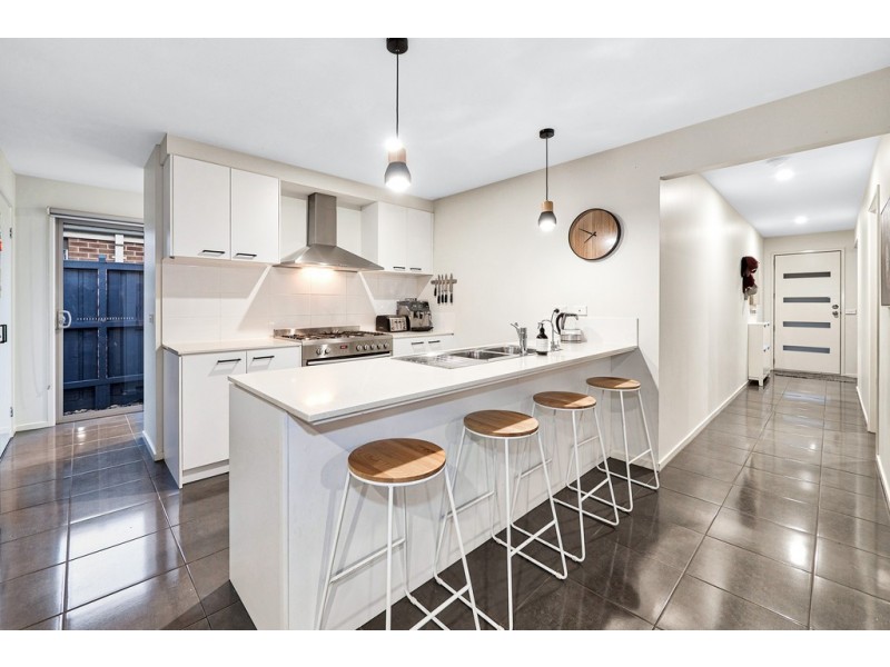 20 Ranfurlie Boulevard, Cranbourne West VIC 3977