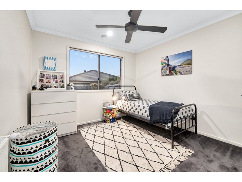 20 Ranfurlie Boulevard, Cranbourne West VIC 3977