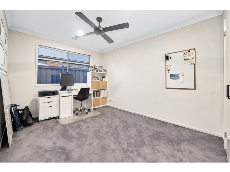 20 Ranfurlie Boulevard, Cranbourne West VIC 3977