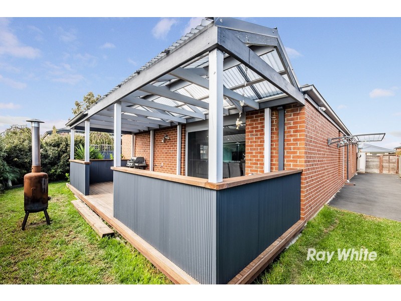 42 Quarters Boulevard, Cranbourne West VIC 3977