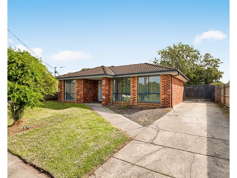 3 Maureen Close, Cranbourne West VIC 3977