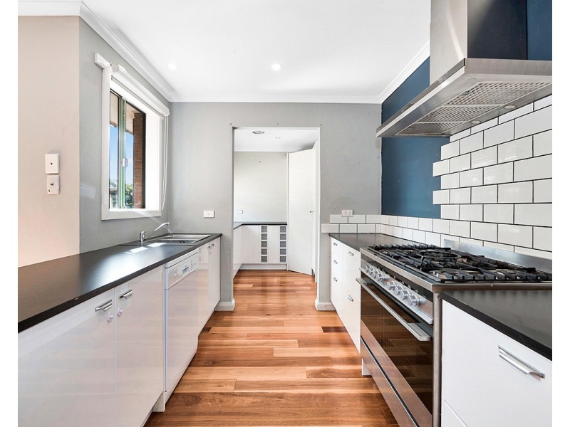 3 Maureen Close, Cranbourne West VIC 3977