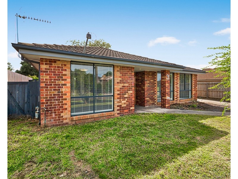 3 Maureen Close, Cranbourne West VIC 3977