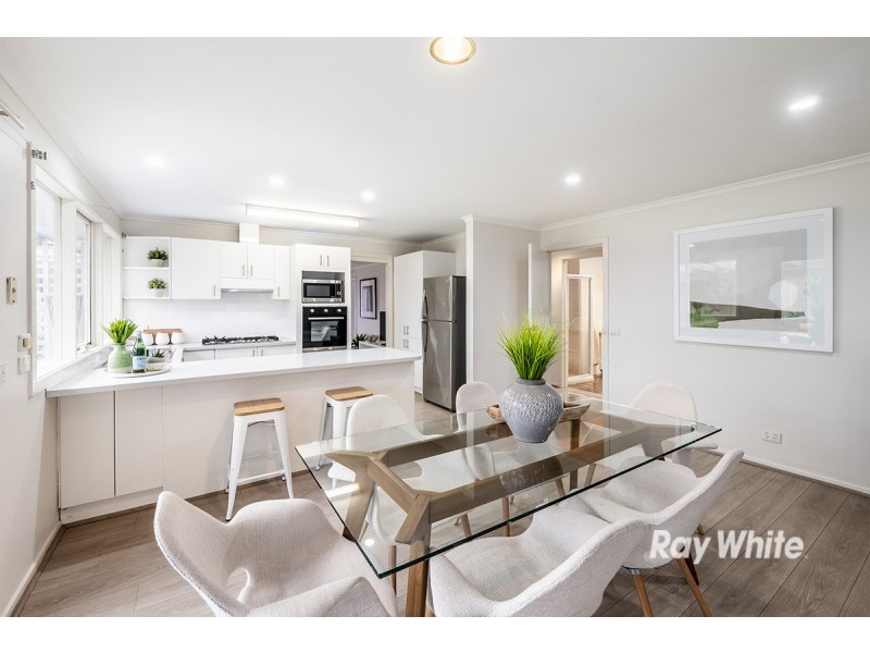 72 Lesdon Avenue, Cranbourne VIC 3977