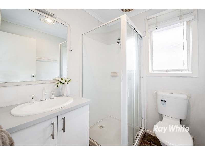 72 Lesdon Avenue, Cranbourne VIC 3977