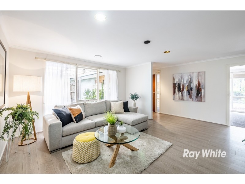 72 Lesdon Avenue, Cranbourne VIC 3977