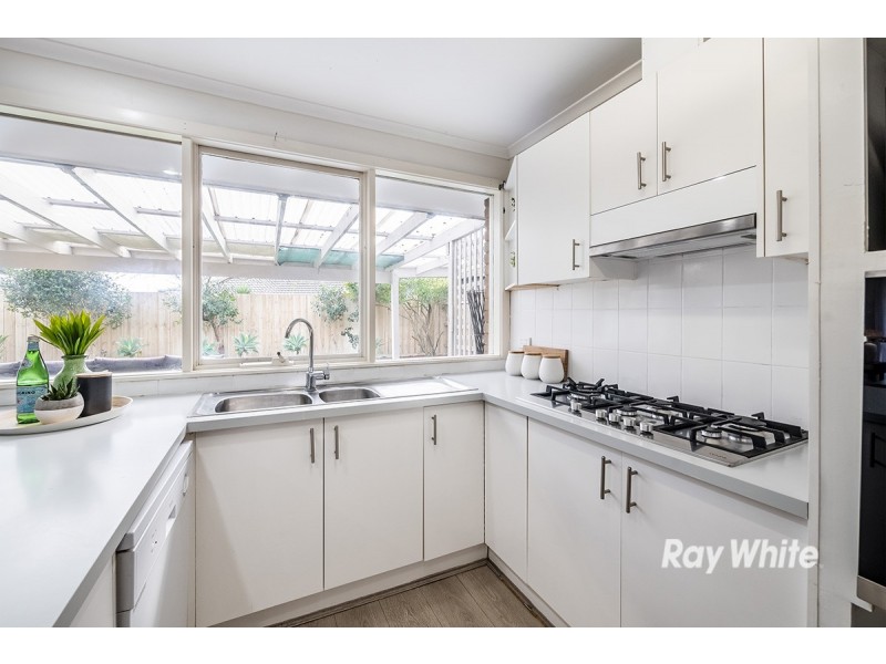 72 Lesdon Avenue, Cranbourne VIC 3977