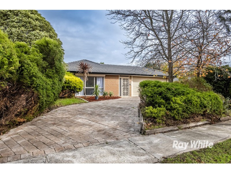 72 Lesdon Avenue, Cranbourne VIC 3977