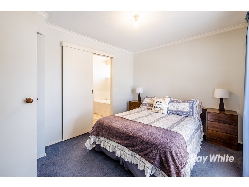 3 Brentwood Drive, Cranbourne North VIC 3977