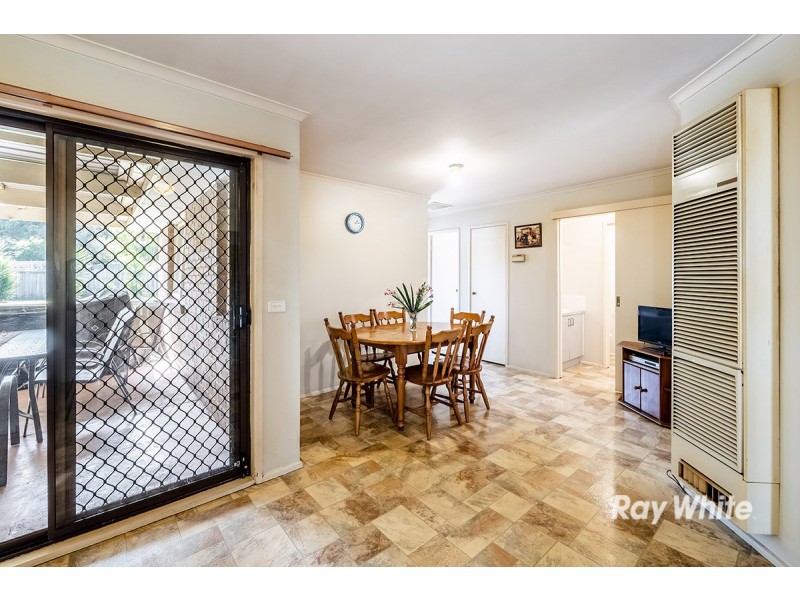 3 Brentwood Drive, Cranbourne North VIC 3977