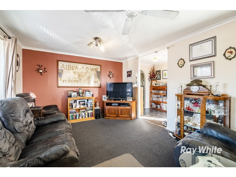 28 Valepark Crescent, Cranbourne VIC 3977