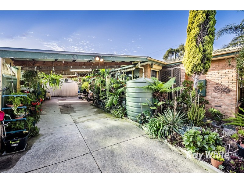 1 Endeavour Drive, Cranbourne North VIC 3977