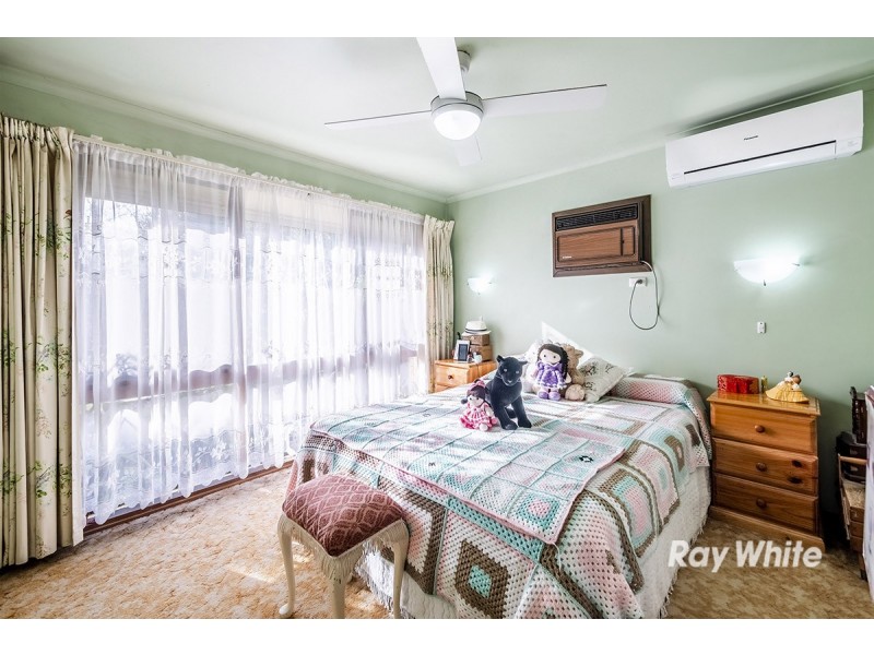 1 Endeavour Drive, Cranbourne North VIC 3977
