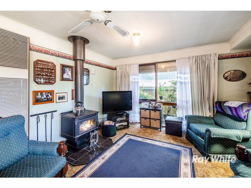 1 Endeavour Drive, Cranbourne North VIC 3977