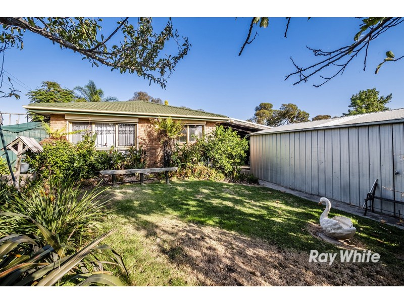 1 Endeavour Drive, Cranbourne North VIC 3977