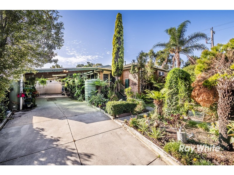 1 Endeavour Drive, Cranbourne North VIC 3977