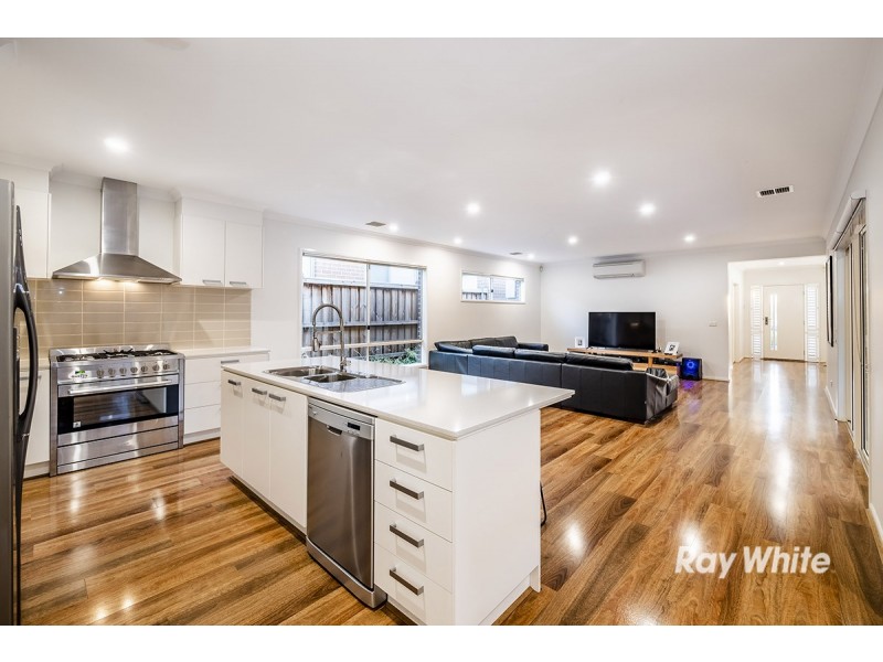 54 Hayton Park Boulevard, Cranbourne West VIC 3977