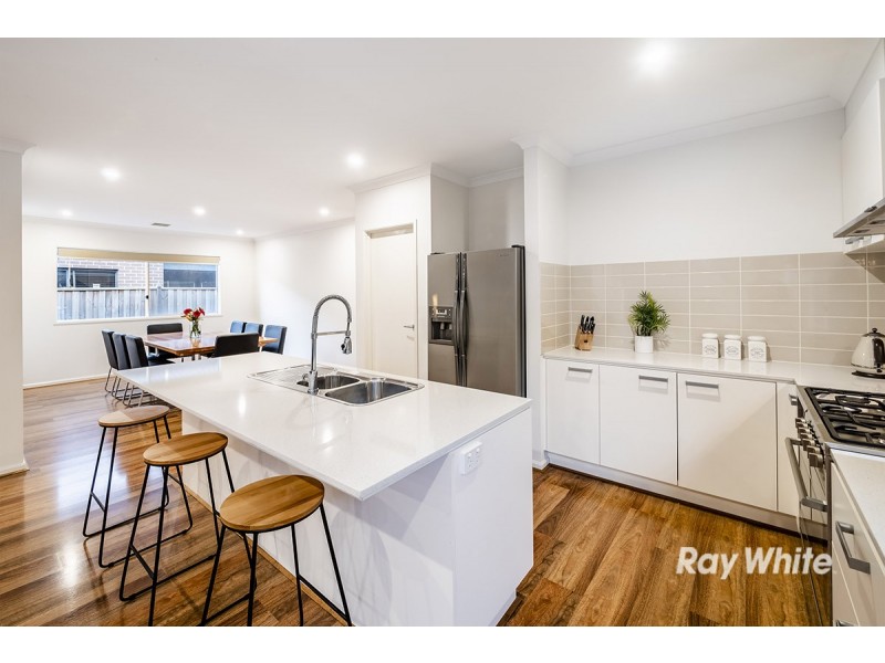 54 Hayton Park Boulevard, Cranbourne West VIC 3977