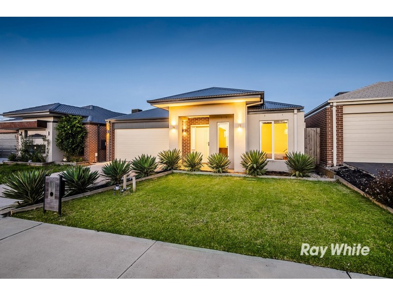54 Hayton Park Boulevard, Cranbourne West VIC 3977