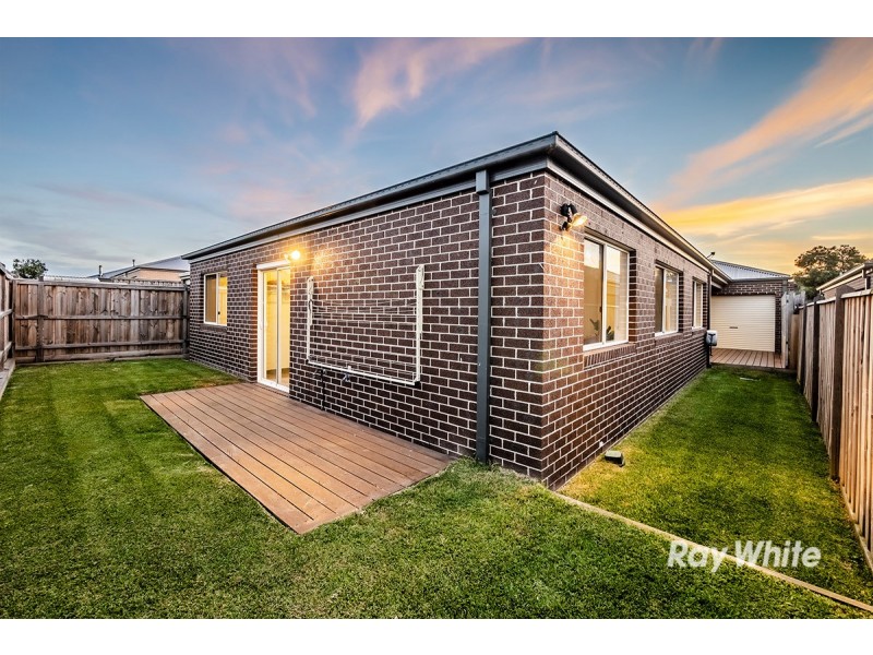 54 Hayton Park Boulevard, Cranbourne West VIC 3977