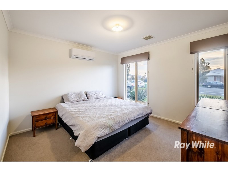 54 Hayton Park Boulevard, Cranbourne West VIC 3977