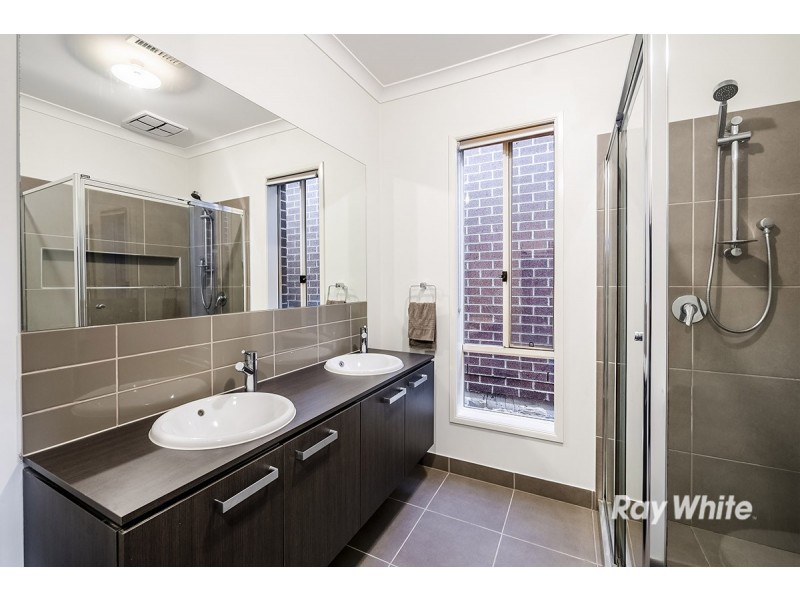 54 Hayton Park Boulevard, Cranbourne West VIC 3977