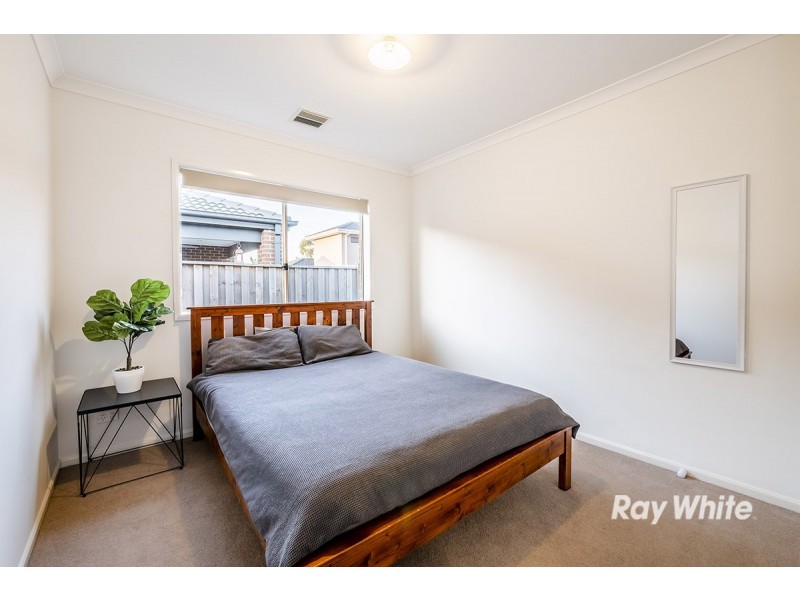 54 Hayton Park Boulevard, Cranbourne West VIC 3977