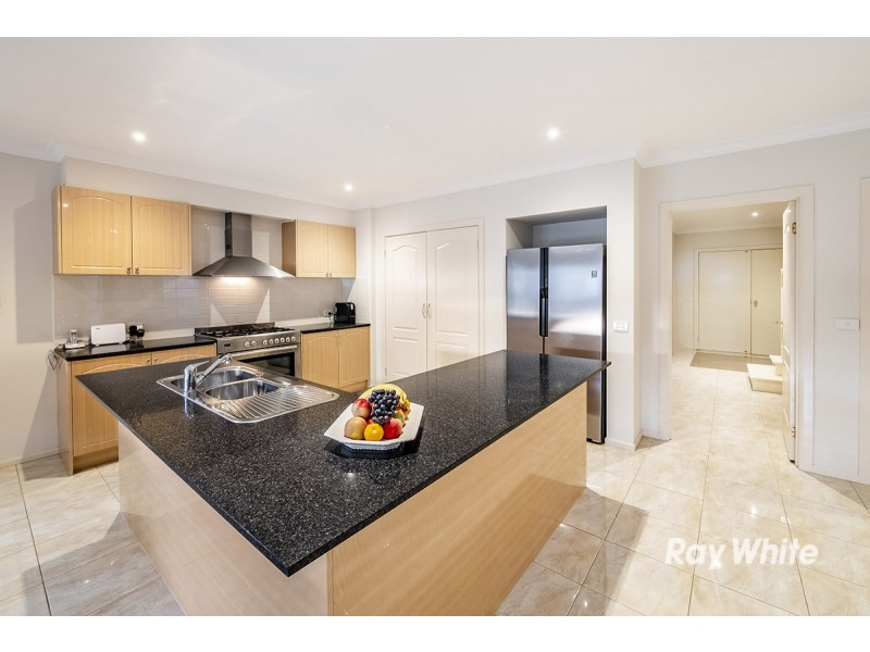 7 Golden Elm Way, Lyndhurst VIC 3975