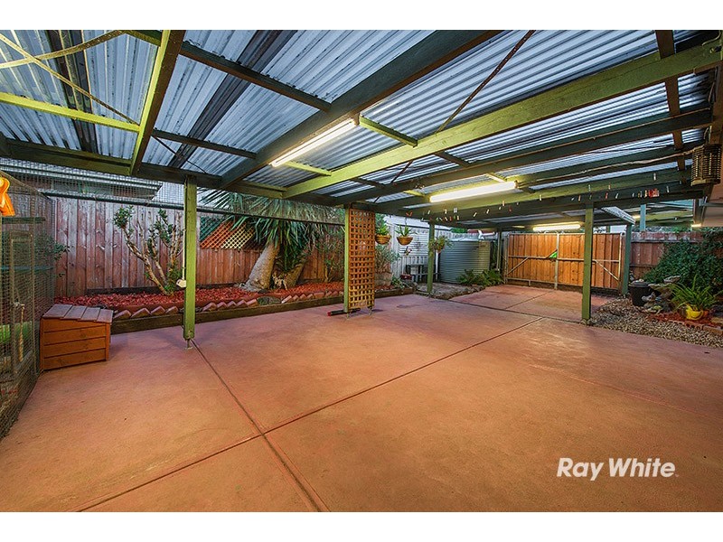 19 Carey Street, Cranbourne North VIC 3977