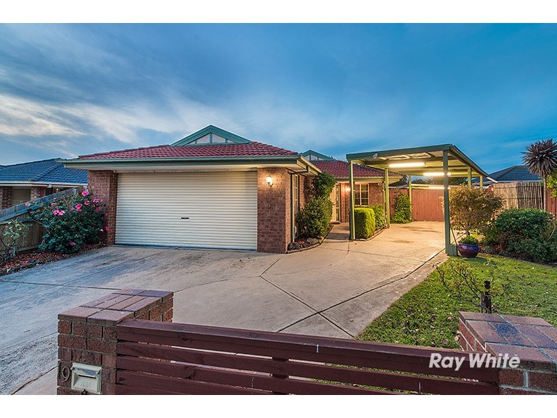 19 Carey Street, Cranbourne North VIC 3977