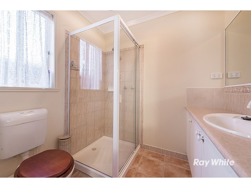 19 Carey Street, Cranbourne North VIC 3977