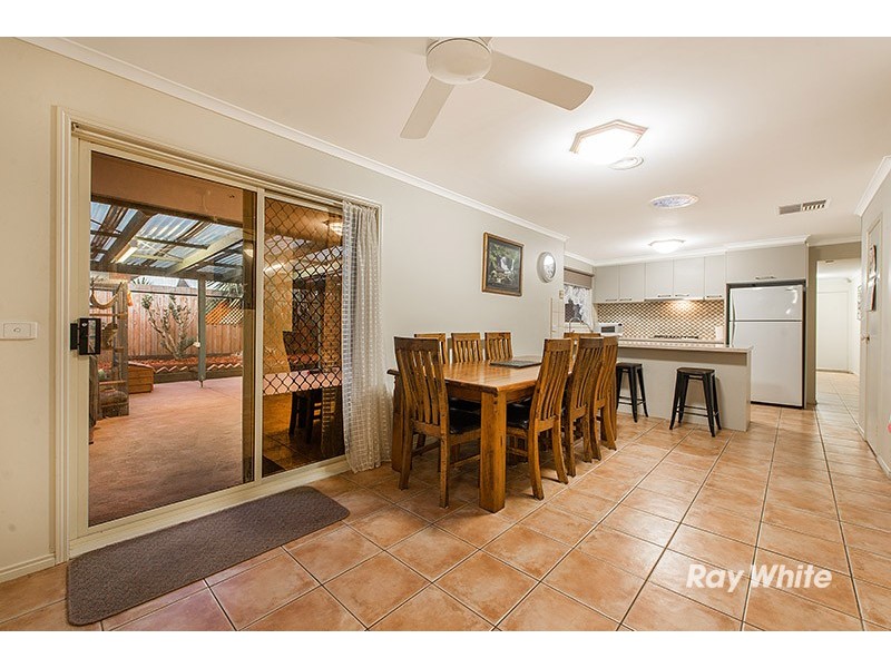 19 Carey Street, Cranbourne North VIC 3977
