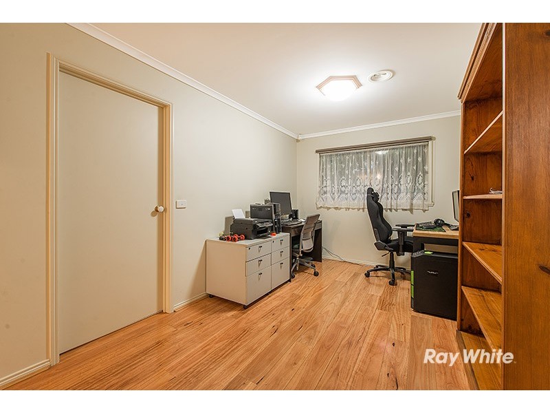 19 Carey Street, Cranbourne North VIC 3977