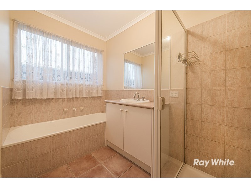 19 Carey Street, Cranbourne North VIC 3977