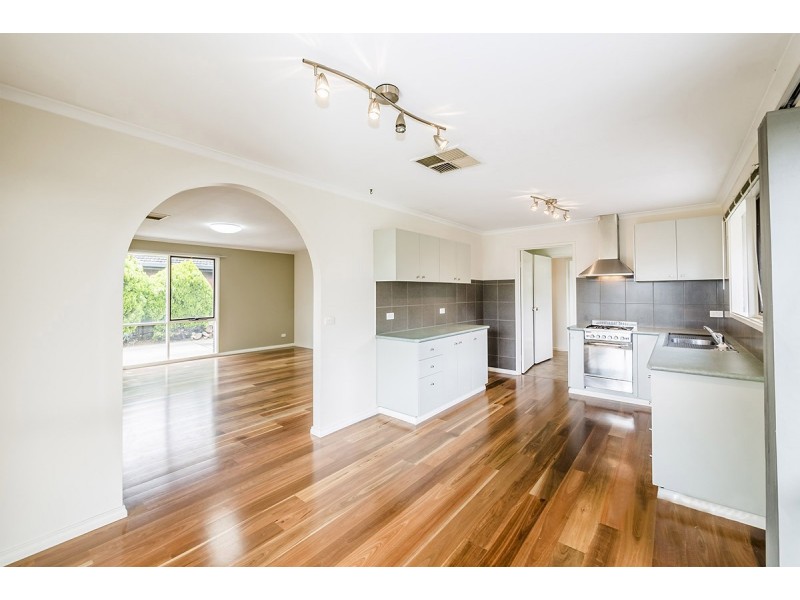 12 Hoop Pine Court, Cranbourne North VIC 3977