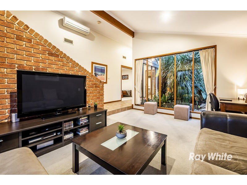 8 Ivy Court, Cranbourne North VIC 3977