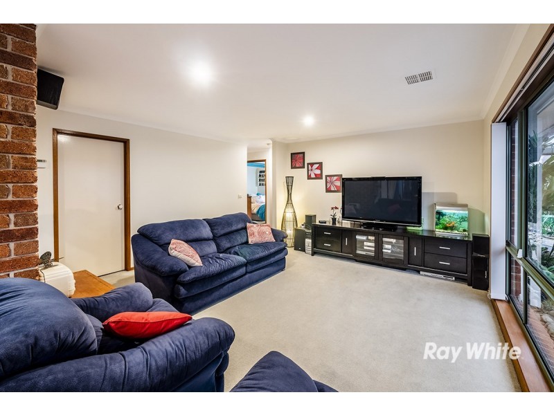 8 Ivy Court, Cranbourne North VIC 3977