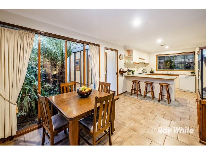 8 Ivy Court, Cranbourne North VIC 3977