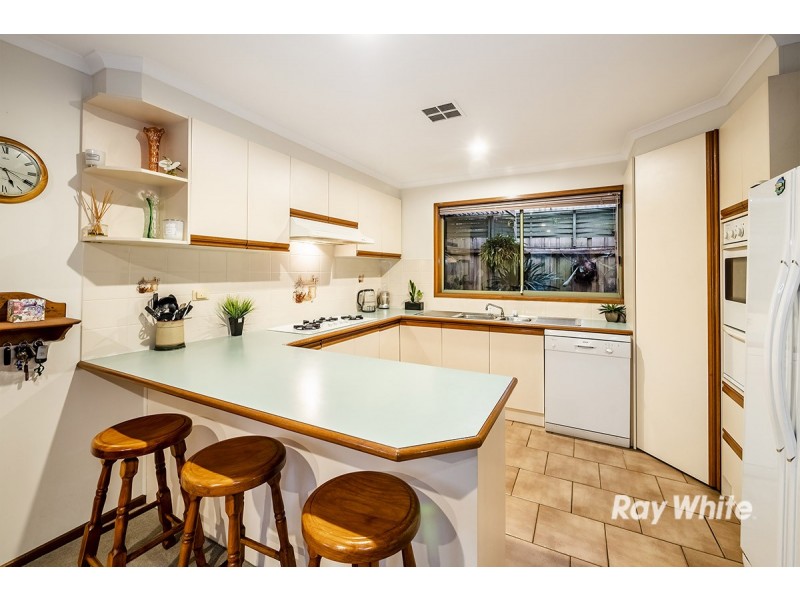 8 Ivy Court, Cranbourne North VIC 3977